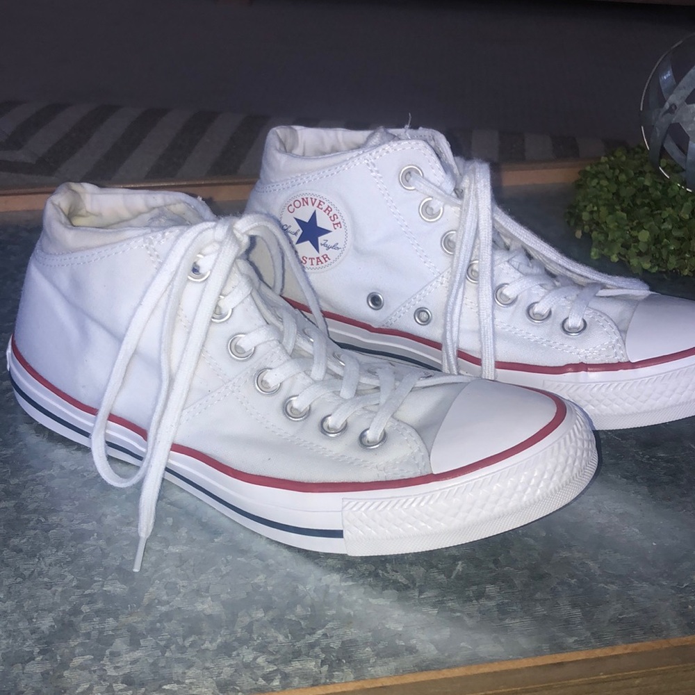 Converse All Star- low rise high top style